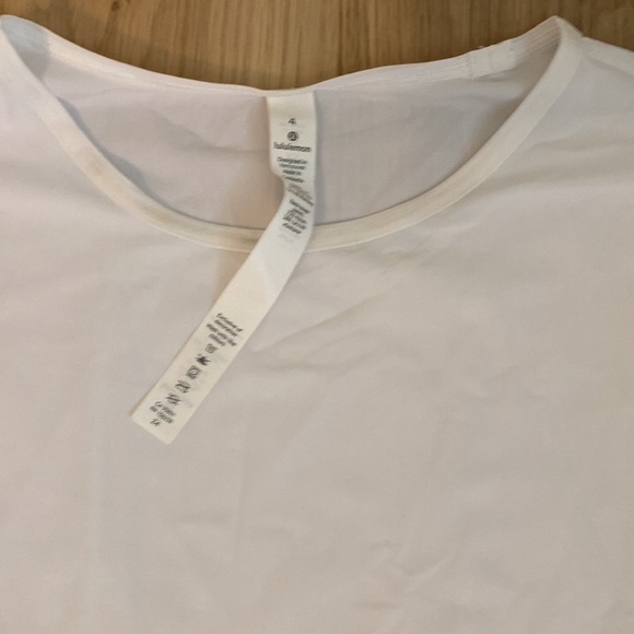 Perfect . NWOUTS . Size 4 Lululemon shirt - Picture 2 of 4